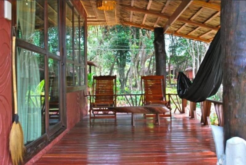 Bamboo Bungalows パヤム島 エクステリア 写真