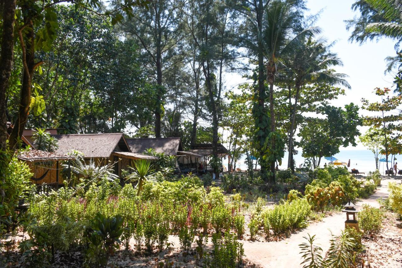 Bamboo Bungalows パヤム島 エクステリア 写真