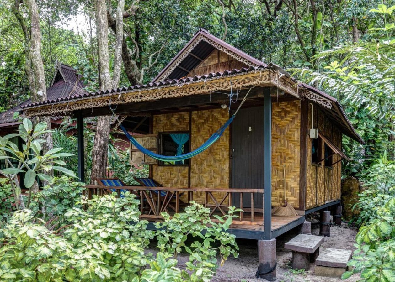 Bamboo Bungalows パヤム島 エクステリア 写真